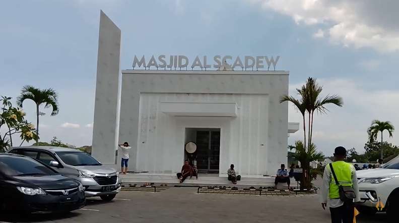 10 Potret Masjid Mewah Pedangdut Sisca Dewi Seharga Rp 6 Miliar, Megah di Tengah Sawah!