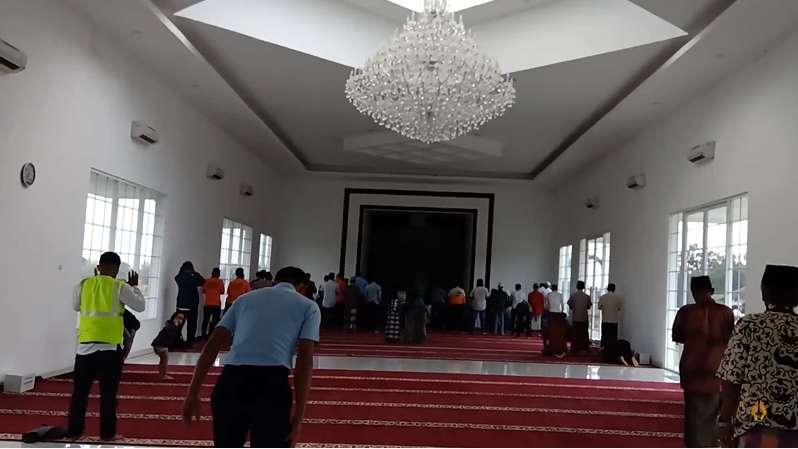 10 Potret Masjid Mewah Pedangdut Sisca Dewi Seharga Rp 6 Miliar, Megah di Tengah Sawah!