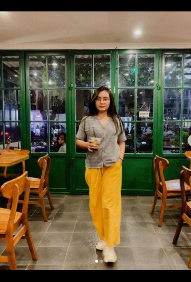 8 Potret Yolanda Krisnadita Manajer Kekeyi yang Bikin Salfok, Ternyata Cantik Banget!