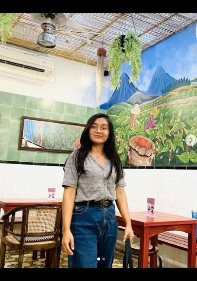 8 Potret Yolanda Krisnadita Manajer Kekeyi yang Bikin Salfok, Ternyata Cantik Banget!