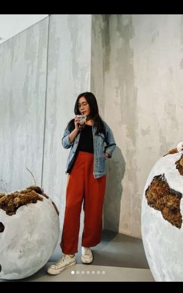 8 Potret Yolanda Krisnadita Manajer Kekeyi yang Bikin Salfok, Ternyata Cantik Banget!