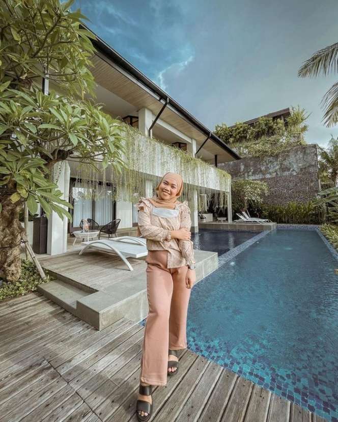 Masih Ingat Mumuk Gomez? Begini Kabarnya Usai Menikahi Juragan Bakso!