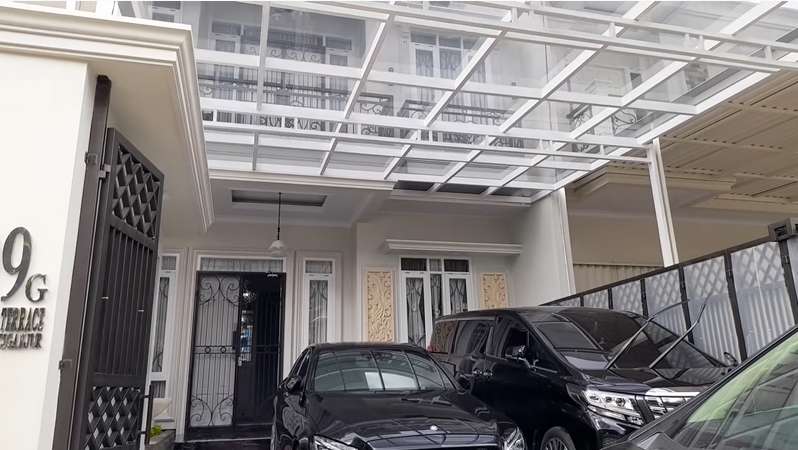 10 Potret Rumah Razman Arif Nasution, Pengacara Viral `Musuh` Hotman Paris, Ternyata Lebih Tajir?