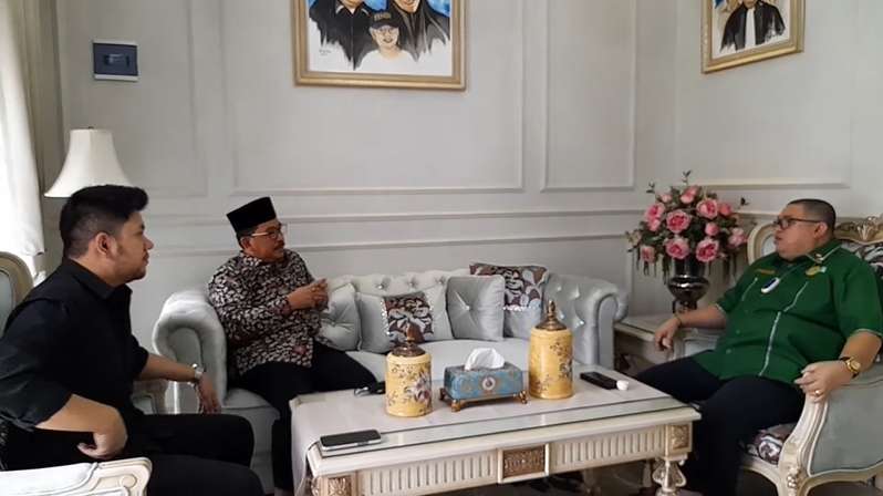 10 Potret Rumah Razman Arif Nasution, Pengacara Viral `Musuh` Hotman Paris, Ternyata Lebih Tajir?