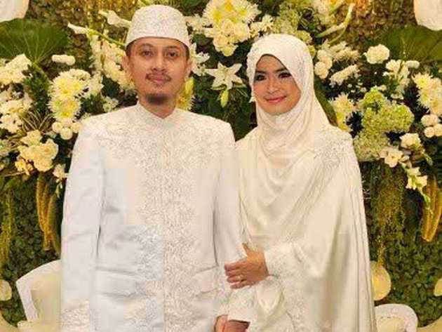 6 Seleb Ketemu Jodoh Saat Ikut Pengajian, Dapat Ilmu Bonus Teman Hidup!