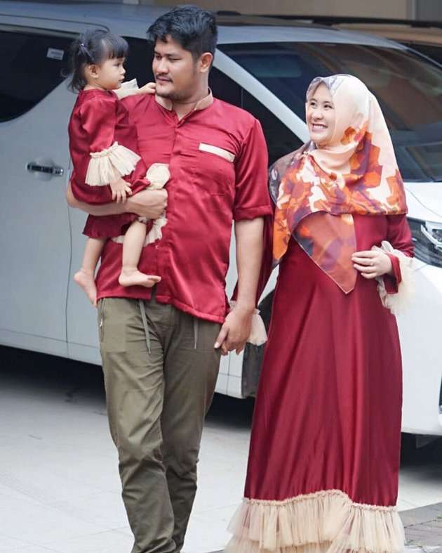 6 Seleb Ketemu Jodoh Saat Ikut Pengajian, Dapat Ilmu Bonus Teman Hidup!