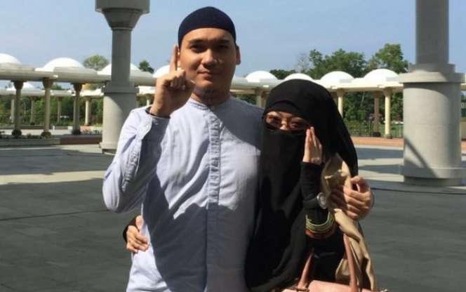 6 Seleb Ketemu Jodoh Saat Ikut Pengajian, Dapat Ilmu Bonus Teman Hidup!