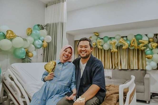 6 Seleb Ketemu Jodoh Saat Ikut Pengajian, Dapat Ilmu Bonus Teman Hidup!