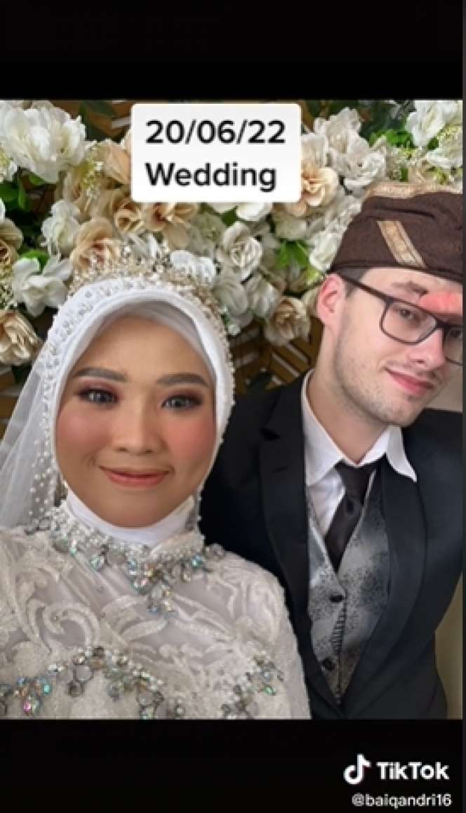 Viral Gadis Lombok Dipinang Bule Inggris Sehari Setelah Bertemu, Malah Dinyinyiri Netizen, Lihat 7 Potretnya