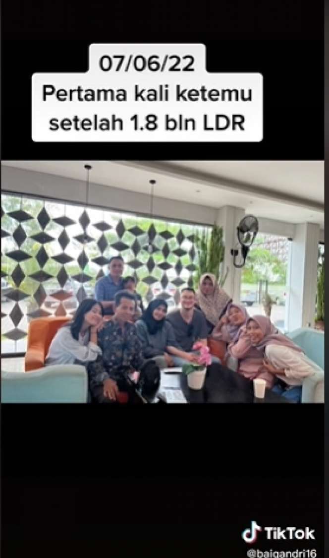 Viral Gadis Lombok Dipinang Bule Inggris Sehari Setelah Bertemu, Malah Dinyinyiri Netizen, Lihat 7 Potretnya