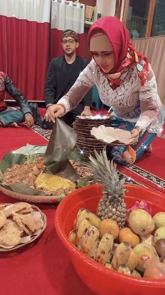 Gaya Hijab Barbie Kumalasari Bikin Netizen Geregetan