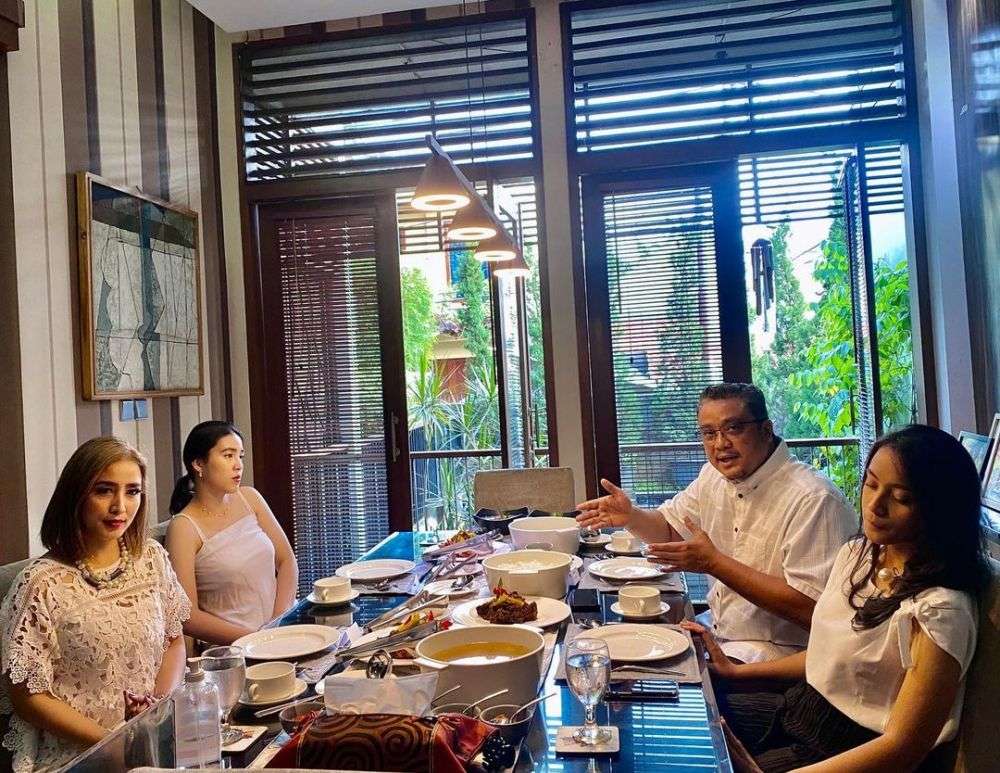 10 Adu Mewah Rumah Desy Ratnasari VS Dede Yusuf, Dulu Raja & Ratu Sinetron Kini Sama-Sama Anggota DPR