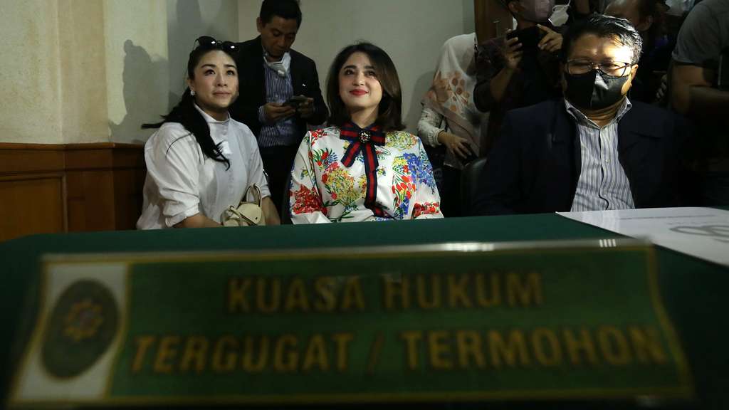 Sidang Mediasi Gagal, Angga Wijaya Kekeh Ceraikan Dewi Perrsik, Saipul Jamil Ikutan Datang