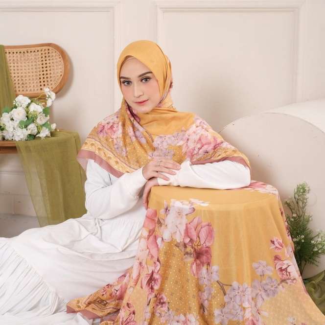 Potret Hila Zachira, Cucu Cantik Elvy Sukaesih yang Jarang Tersorot