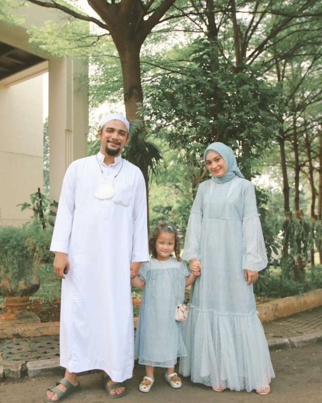 Potret Hila Zachira, Cucu Cantik Elvy Sukaesih yang Jarang Tersorot