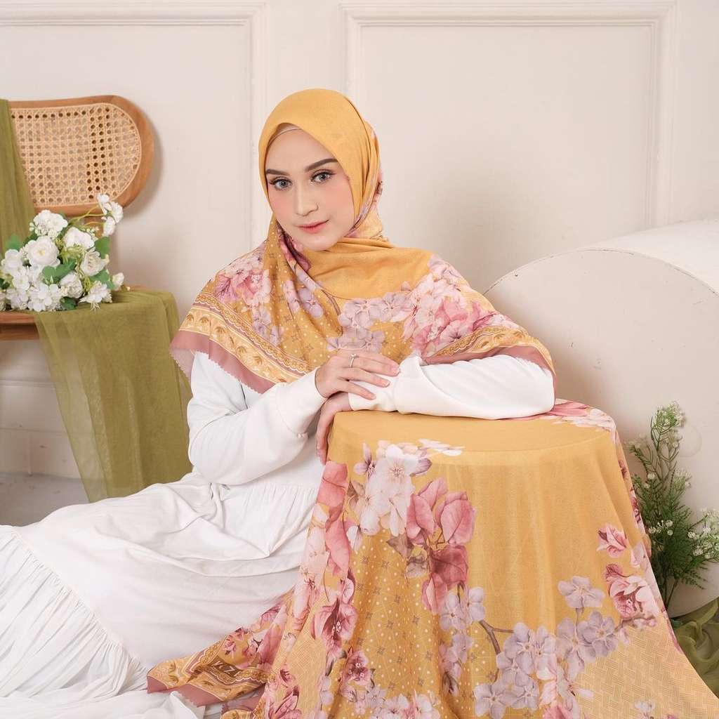 Potret Hila Zachira, Cucu Cantik Elvy Sukaesih yang Jarang Tersorot