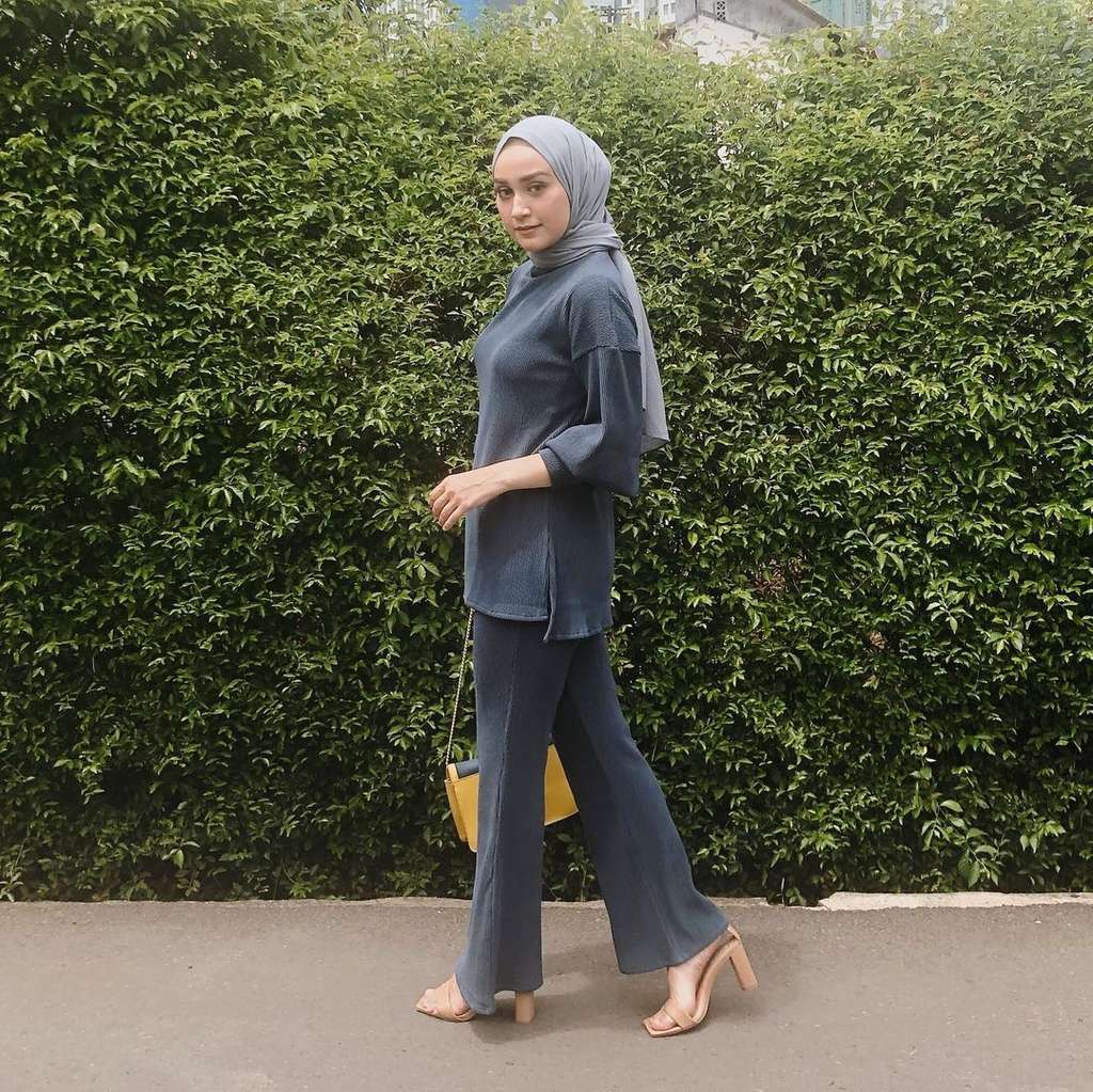 Potret Hila Zachira, Cucu Cantik Elvy Sukaesih yang Jarang Tersorot