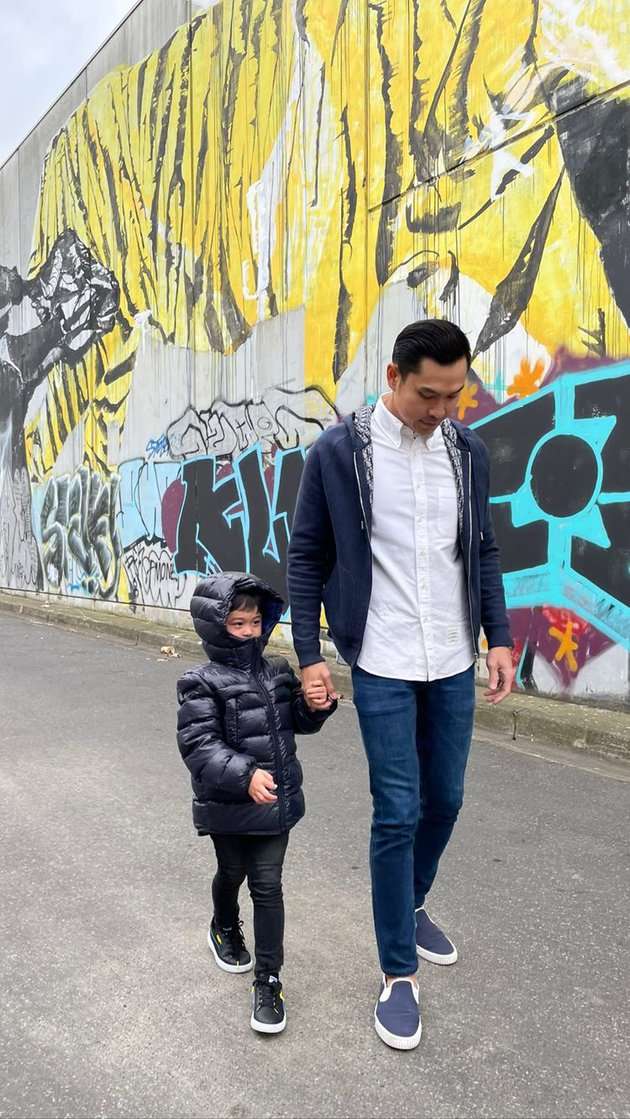 Momen Sandra Dewi Boyong Keluarga Liburan ke Australia