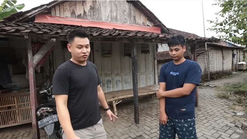 8 Potret Rumah Ponari `Si Dukun Cilik` Usai Jatuh Miskin, Dulu Istana Kini Bobrok Penuh Lubang!