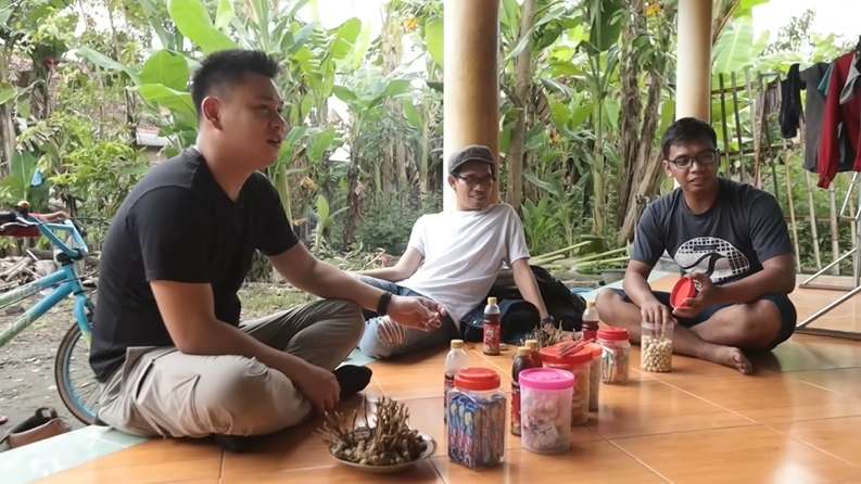 8 Potret Rumah Ponari `Si Dukun Cilik` Usai Jatuh Miskin, Dulu Istana Kini Bobrok Penuh Lubang!