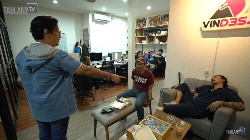 8 Potret Unik Kantor Desta dan Vincent, Penuh Puzzle Warna-Warni, Keren Banget!