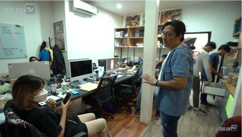 8 Potret Unik Kantor Desta dan Vincent, Penuh Puzzle Warna-Warni, Keren Banget!