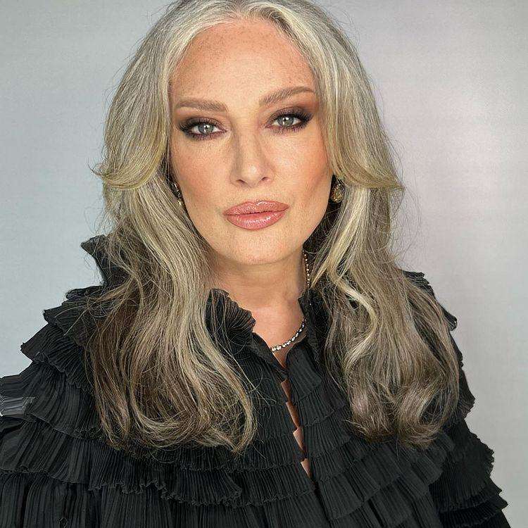 Potret Transformasi Makeup Nenek Ini Bikin Tercengang, Ternyata Cuma Pakai Selotip!