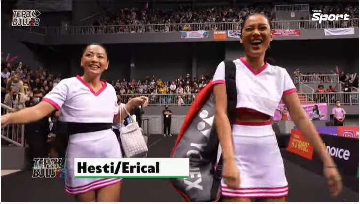 Potret Adu Gaya Raisa-Anya Geraldine VS Hesti-Erika Carlina di Pertandingan Tepok Bulu