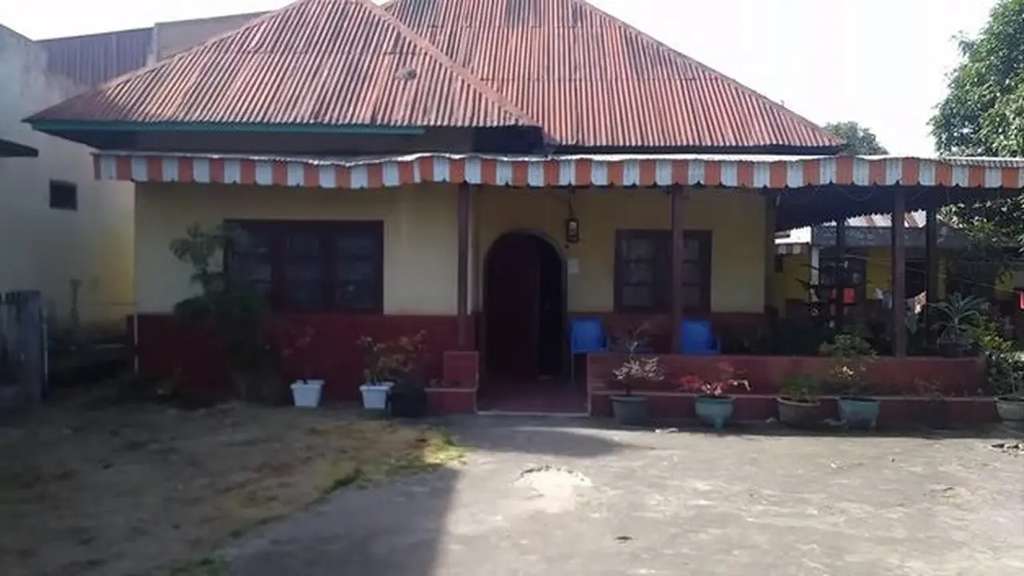 10 Potret Rumah Hotman Paris Dulu VS Kini, Bak Langit & Bumi, Masa Kecilnya Memprihatinkan!