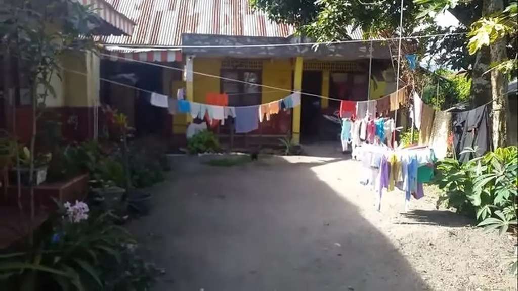 10 Potret Rumah Hotman Paris Dulu VS Kini, Bak Langit & Bumi, Masa Kecilnya Memprihatinkan!
