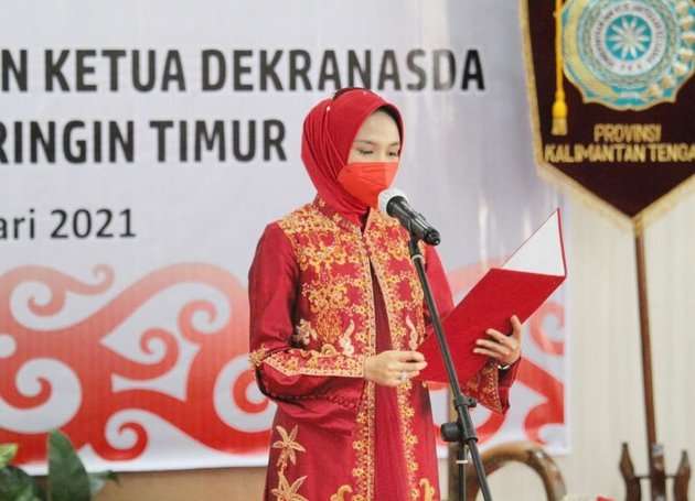 Potret Yulistra Ivo Azhari Istri Mantan Suami Ussy Sulistiawaty, Paras Cantiknya Bikin Takjub!