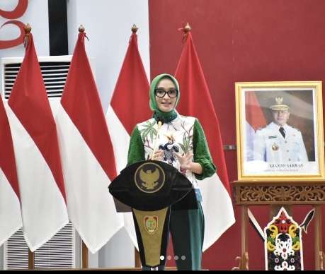 Potret Yulistra Ivo Azhari Istri Mantan Suami Ussy Sulistiawaty, Paras Cantiknya Bikin Takjub!