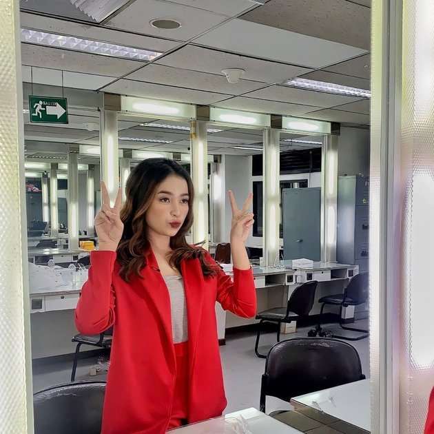 10 Potret Putri Anjani, Anak Komedian Jarwo Kwat yang Jarang Tersorot, Cantik dan Bening Abis!
