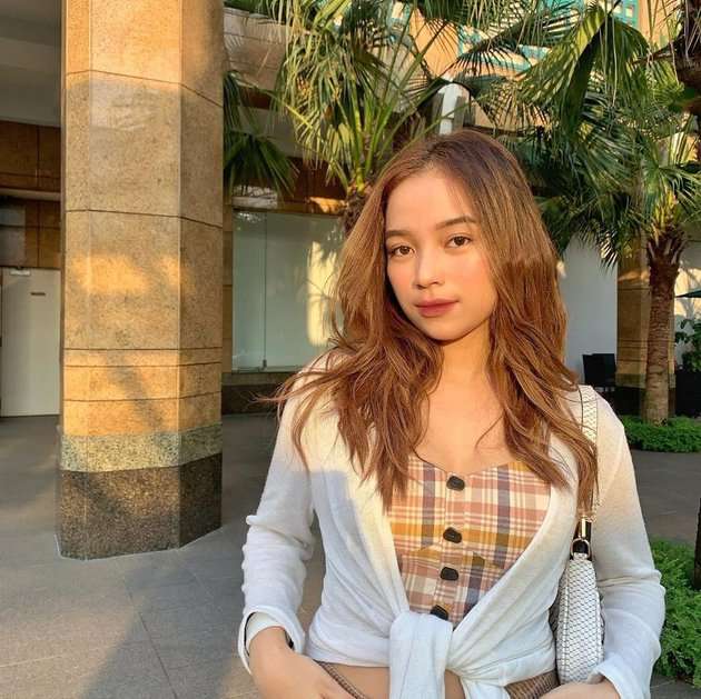 10 Potret Putri Anjani, Anak Komedian Jarwo Kwat yang Jarang Tersorot, Cantik dan Bening Abis!