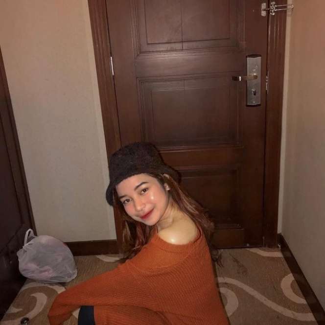 10 Potret Putri Anjani, Anak Komedian Jarwo Kwat yang Jarang Tersorot, Cantik dan Bening Abis!