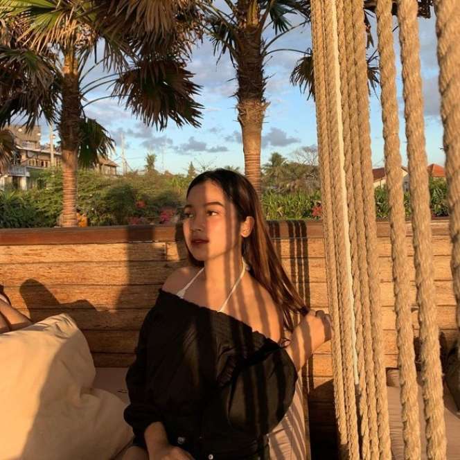 10 Potret Putri Anjani, Anak Komedian Jarwo Kwat yang Jarang Tersorot, Cantik dan Bening Abis!