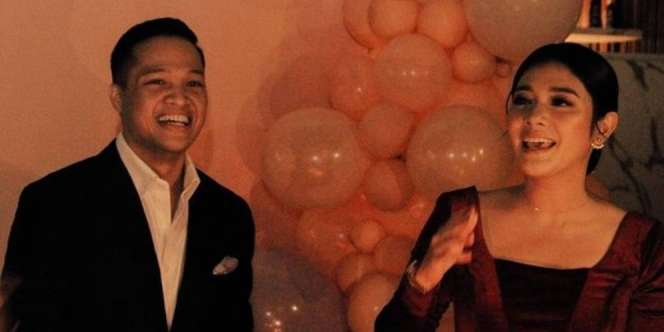 Jarang Tersorot Potret Mesra Naysila Mirdad dan Kekasih Barunya