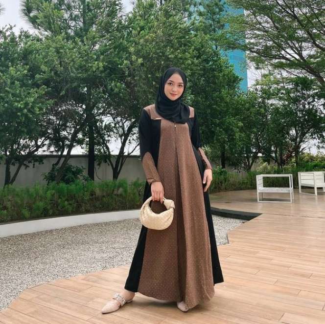6 Potret Seleb Cantik yang Jadi Juragan Kontrakan, Penghasilannya Capai Ratusan Juta Perbulan!