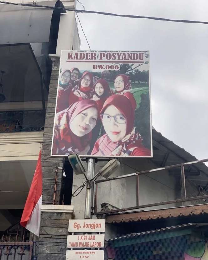 10 Potret Spanduk Ini Bikin Mikir Dua Kali, Dikira Poster Caleg Ternyata…