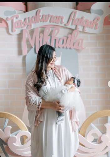 Masih Ingat Eriska Rein `Si Ratu FTV`? Dulu Nikah Muda dengan Pria Keturunan India-Pakistan, Begini Nasibnya Sekarang!