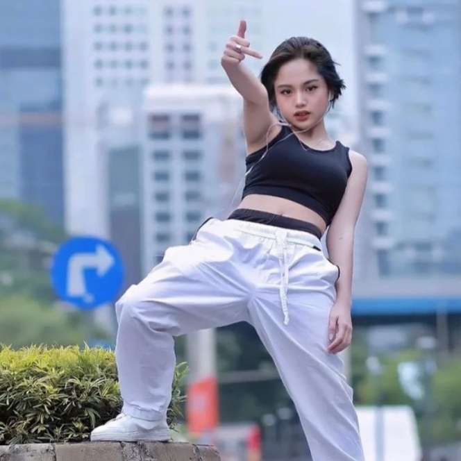 15 Potret Jeje `Slebew` yang Viral, Gayanya Tengil & Keren, Ternyata Tajir Melintir Keturunan Belanda!