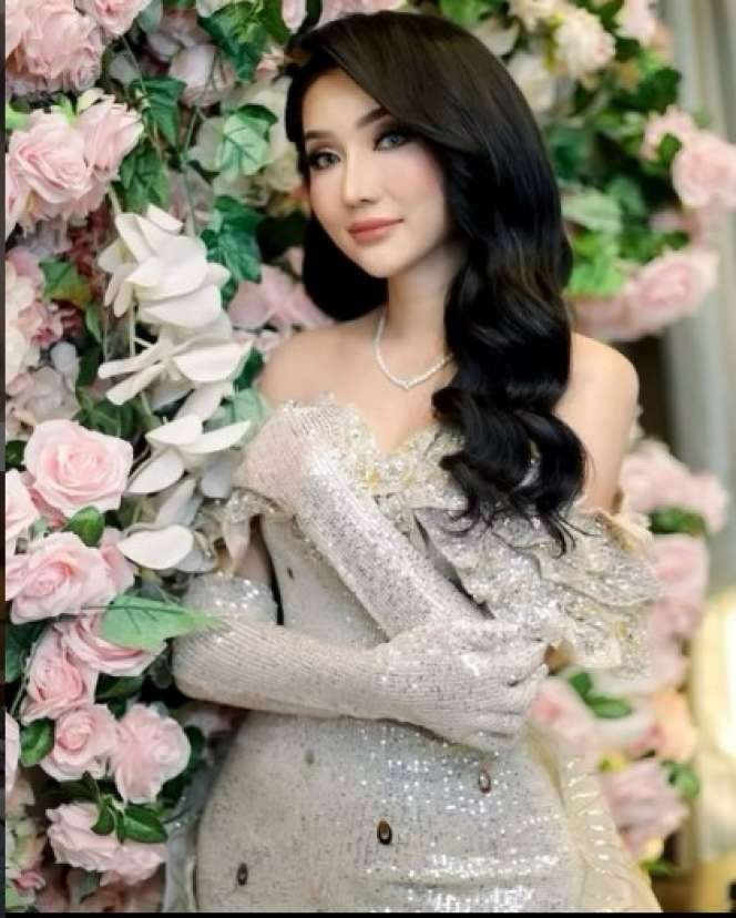 Sederet Kontroversi Lucinta Luna, Akui Hamil hingga Operasi 'Potong' Leher Hilangkan Suara Laki