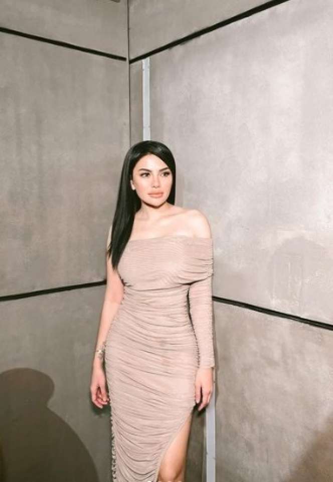 8 Seleb Cantik yang Lakukan Suntik Botox, Paras Maia Estianty Ramai Tuai Sorotan!