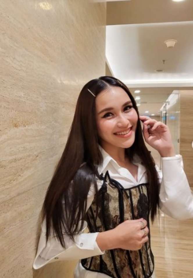 8 Seleb Cantik yang Lakukan Suntik Botox, Paras Maia Estianty Ramai Tuai Sorotan!