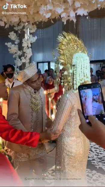 Cinta Sejati, Viral Wanita Dinikahi Pria dengan Kekurangan Fisik di Karawang, Lihat 8 Potretnya