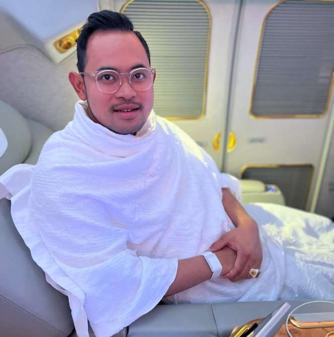 Potret Shandy Purnamasari dan Juragan 99 Jalani Ibadah Haji, Penampilannya Jadi Sorotan