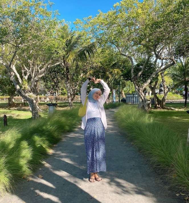 Potret Rara Nawangsih, Ibu Andin 'Ikatan Cinta' Pamer Baby Bump