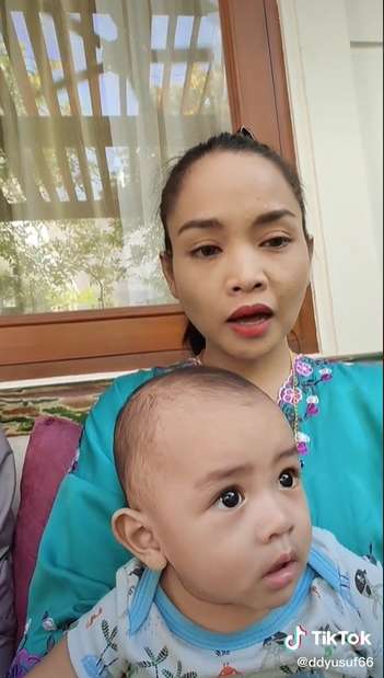 10 Potret Ibunda Jeje `Slebew`, Ternyata Kerabat Seleb Terkenal, Netizen: Udah Jadi Artis Baru Dicari!