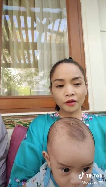 10 Potret Ibunda Jeje `Slebew`, Ternyata Kerabat Seleb Terkenal, Netizen: Udah Jadi Artis Baru Dicari!