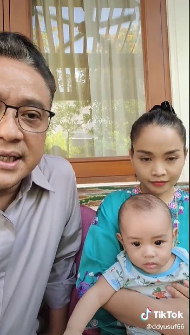 10 Potret Ibunda Jeje `Slebew`, Ternyata Kerabat Seleb Terkenal, Netizen: Udah Jadi Artis Baru Dicari!